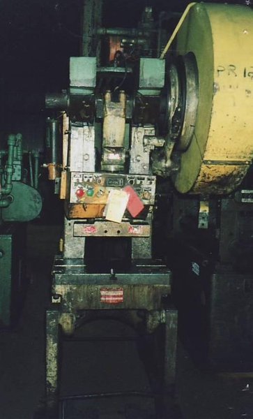 40 TON ROCKFORD MODEL #40-W OPEN BACK INCLINABLE SINGLE CRANK PRESS