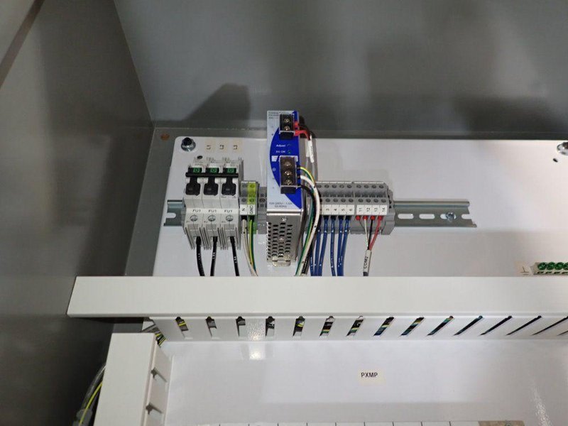 Eaton Power Xpert Multi-point Meter Cabinet With Hmi