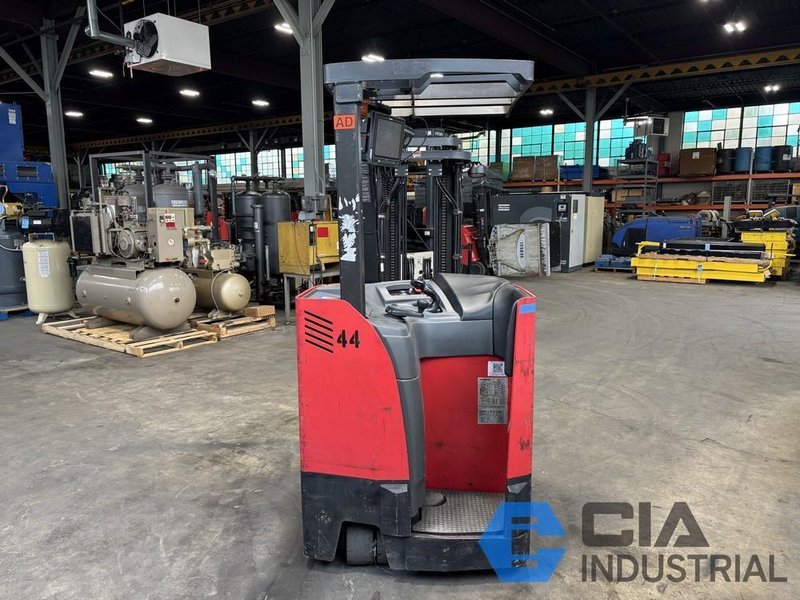 2019 - 3,500 LB. RAYMOND MODEL 425-C35TT STAND-UP ELECTRIC FORKLIFT