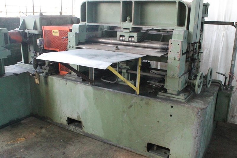 48&#039; X 16 GA MCKAY 7-ROLL BACKED UP STRAIGHTENER : STOCK #64602