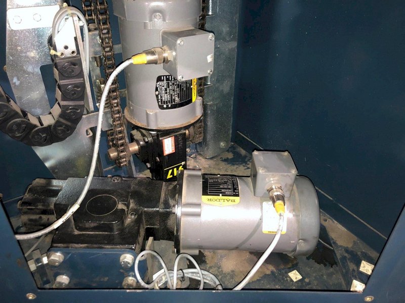 WULFTEC SEMI AUTO STRETCH WRAPPING MACHINE