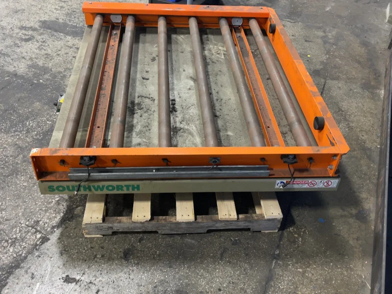 SOUTHWORTH 2000 LBS POWERED ROLLER CONVEYOR LIFT TABLE