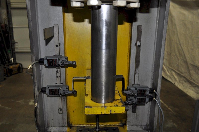 20 Ton Denison Hydraulic Press