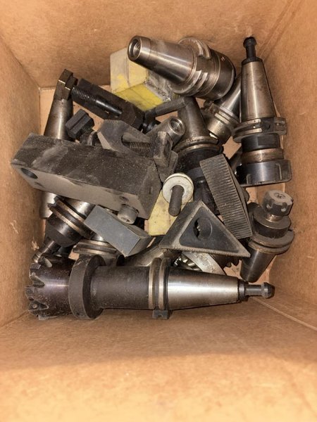 Hyundai Wia KF5600II VMC, 2022 – Under Power, Tooling Included, 113 Hours