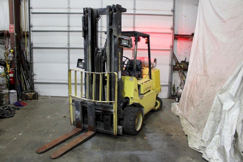 10,000 LB HYSTER LP FORKLIFT