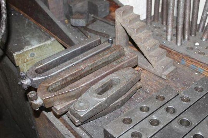 2.5&quot; DEVLIEG 2B-36 SPIRAMATIC HORIZONTAL BORING MILL W/ TOOLING. STOCK # 0881425