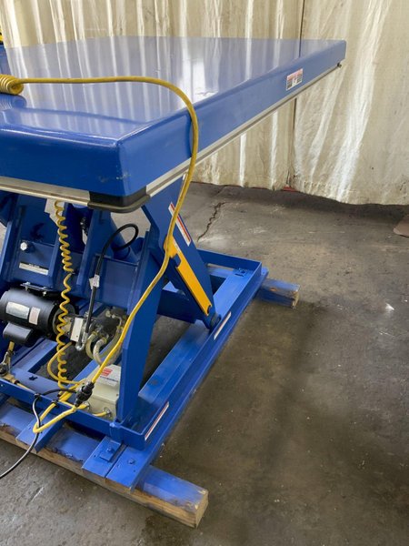 3000 LB VESTIL HYDRAULIC SCISSOR LIFT TABLE: STOCK #81184