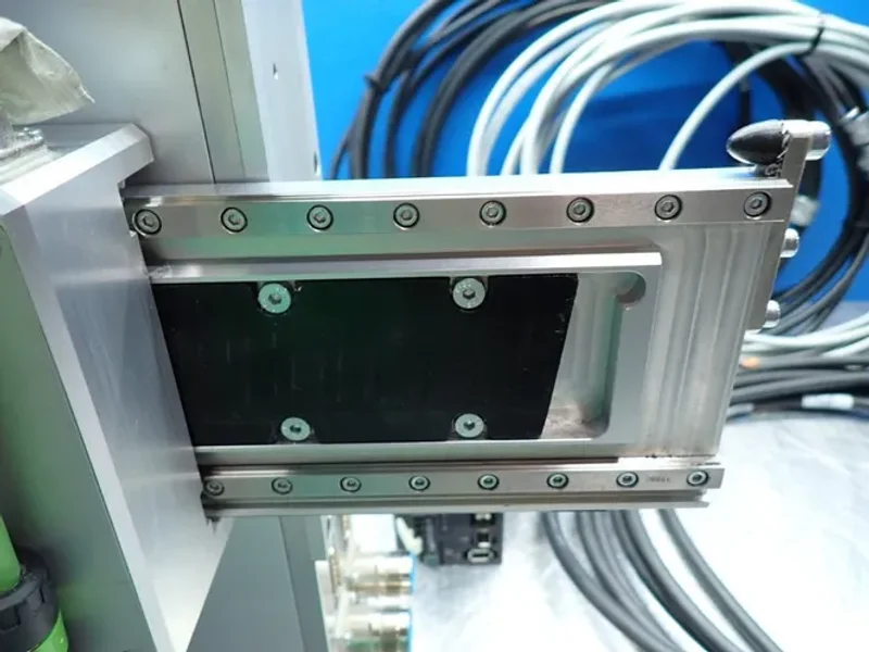 OMRON ACCURAX LINEAR MOTOR PICK &amp; PLACE SYSTEM  -  R88L-ES-PM-C110-B300-0001