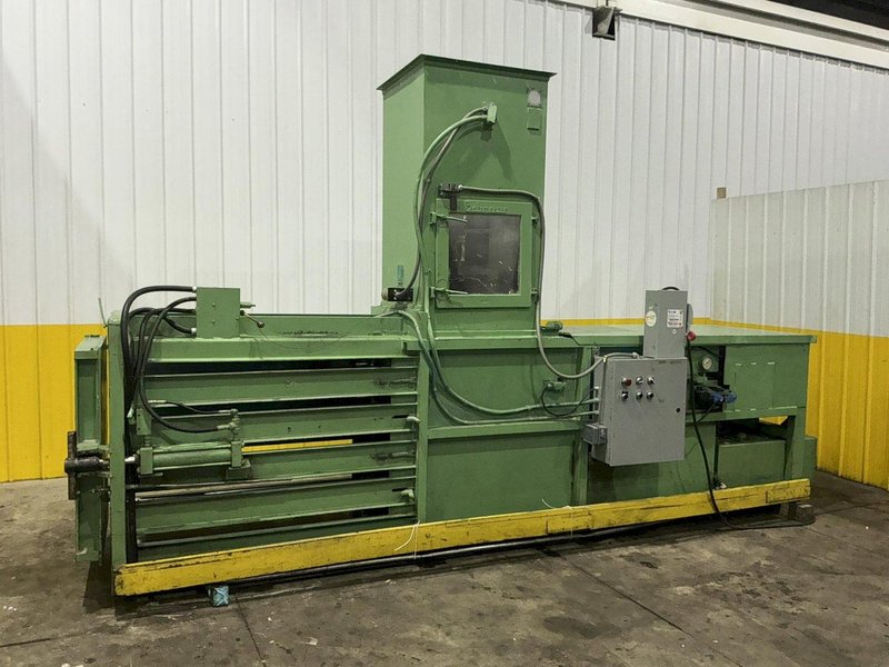 30" X 42" BALEMASTER CLOSED DOOR HORIZONTAL HYDRAULIC BALER: YOBRO #25088