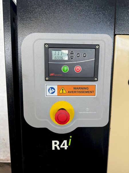 5 HP INGERSOLL-RAND R4i-A 125 AIR COMPRESSOR W/ AIR DRYER. STOCK #0892724