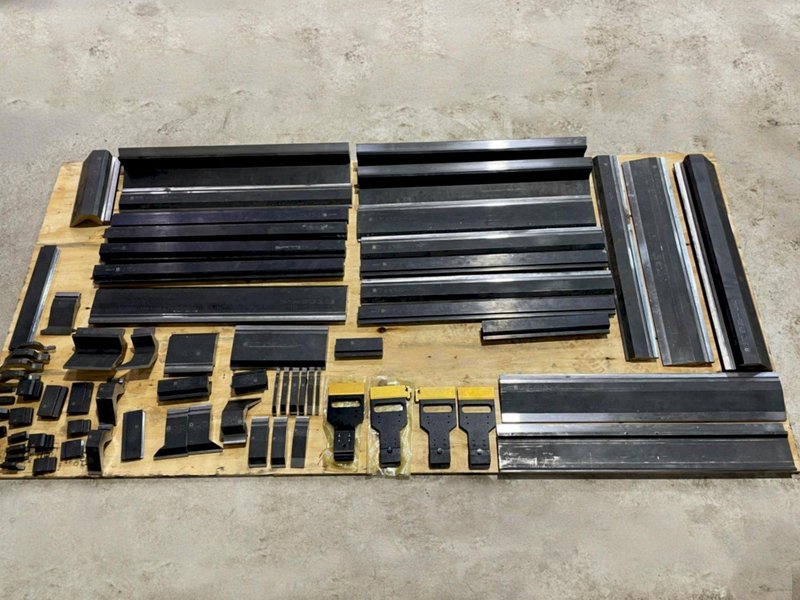 Amada HG 2204 243 Ton x 14' Bed Hydraulic Press Brake