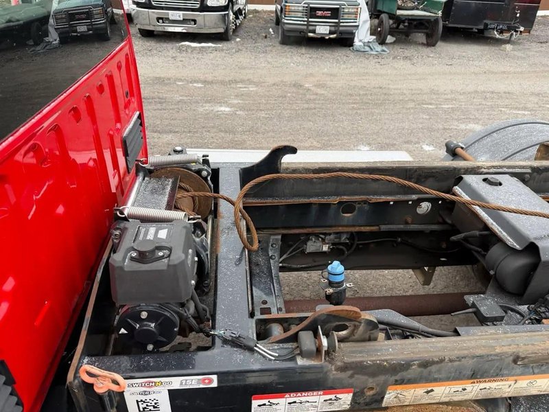 Ford F550 Flatbed Truck, 2019 – w/ Switch-N-Go Hoist