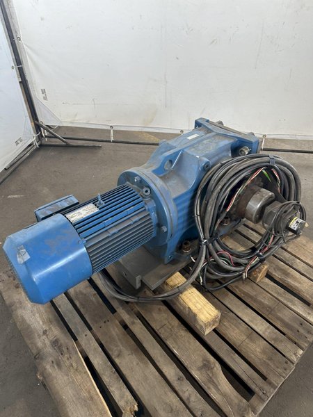 SEW-EURODRIVE K97-DV132S4BMG GEAR MOTOR. STOCK # 0149523