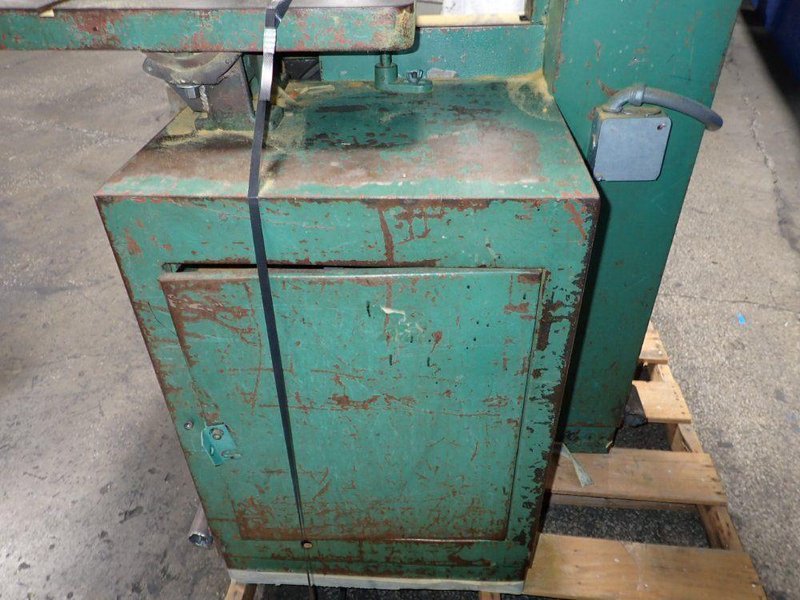 19" THROAT VERTICAL BAND SAW
