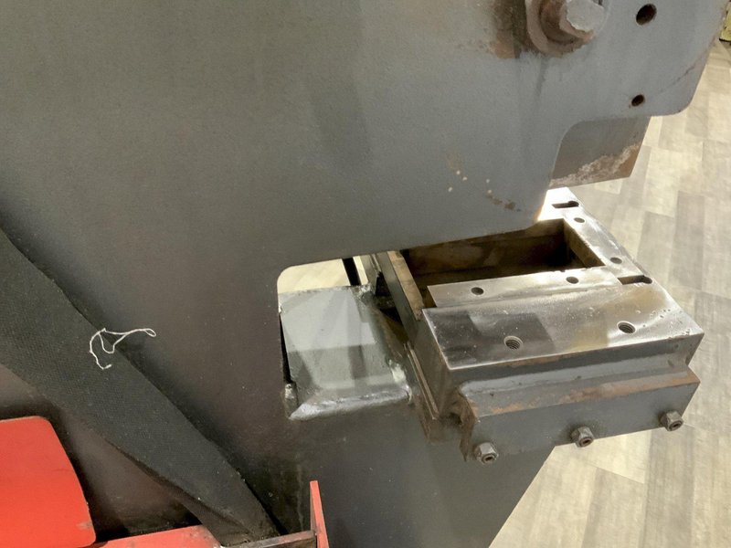 120 TON EDWARDS HYDRAULIC IRON WORKER: STOCK #81067