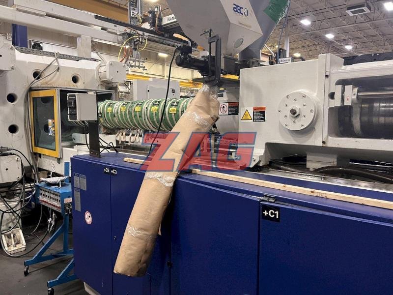 Krauss Maffei Used KM 950/01 8100 MX Injection Molding Machine, 950 ton, 175 oz.