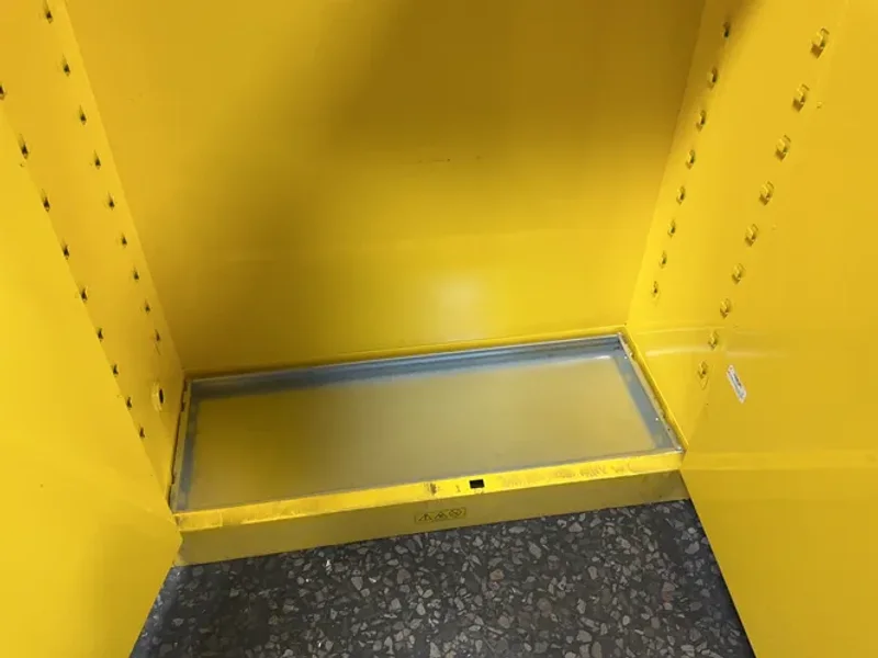 JUSTRITE 45 GALLONS  / 43" X 18" X 65" FLAMMABLE CABINET  -  894500
