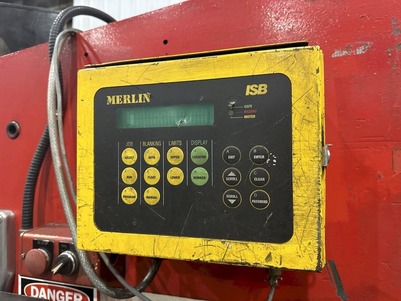 80 TON x 8' AMADA MODEL #RG-80 HYDRAULIC PRESS BRAKE NC9-EX CONTROL: STOCK #19753