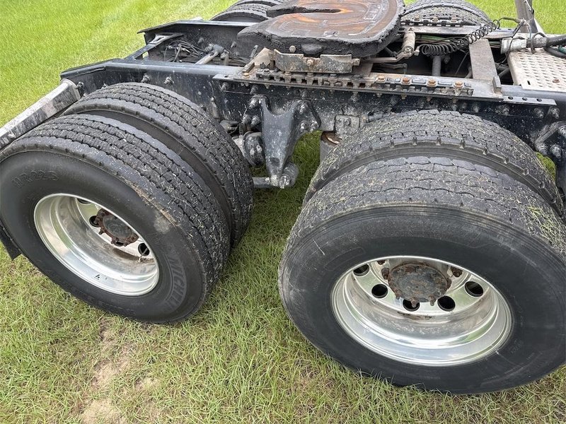 2019 International LT625 3HSDZAPR0KN125888