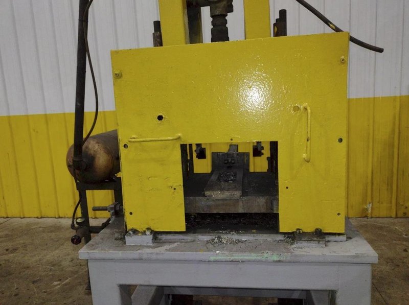 7 TON AIRAM ARDCOR PNEUMATIC 4-POST CUTOFF PRESS. STOCK # 0537226