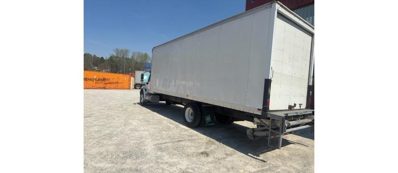 International MV607 Box Truck, 2020 – Cummins B6.7 Diesel, Allison Automatic, 26′ Dry Van, Liftgate, GVWR 25,999