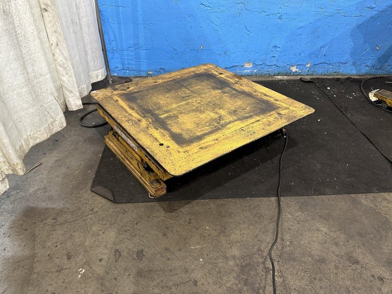 2000 LB  ECONO-LIFT HYDRAULIC SCISSOR LIFT TABLES: STOCK #77595