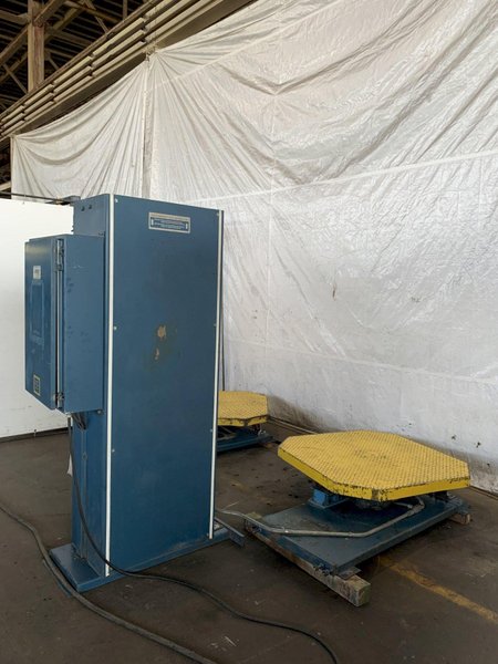 LANTECH V-SERIES DUAL TURNTABLE PALLET WRAPPER. STOCK # 0895024.