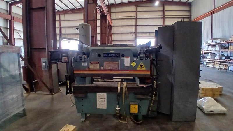 60 Ton x 6′, Accurpress, 7606, Hydraulic Press Brake, 1995 – CNC Backguage, Tooling and Cabinet Included