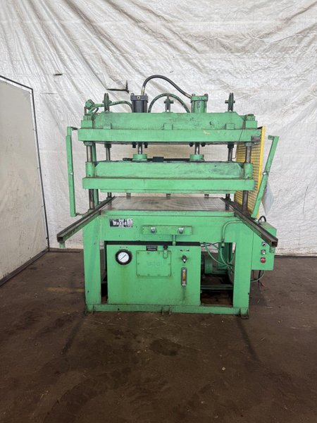 100 TON WABASH 4 POST HYDRAULIC PRESS. STOCK # 0777525