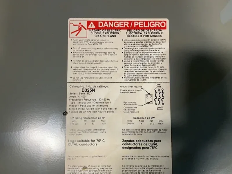 SQUARE D 400 A / 240 V GENERAL DUTY FUSIBLE SAFETY SWITCH  -  D325N