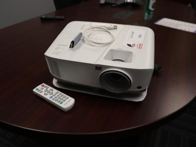 Viewsonic Projector w Remote- Auction Item