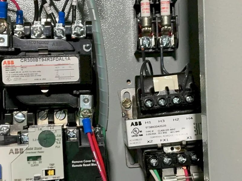 ABB 18 AMPS INDOOR FUSE BOX   -  CR308BT94R3FDALIA