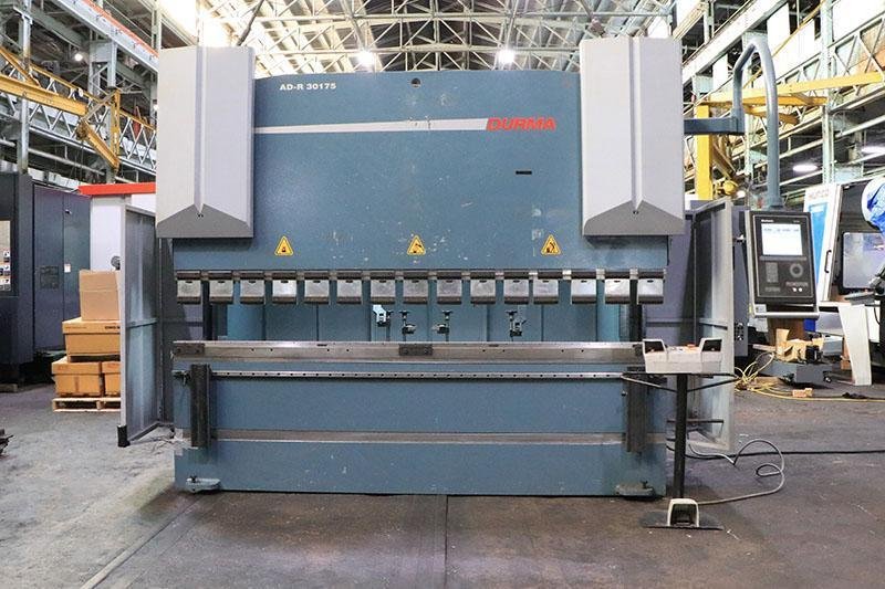 10' x 192 TON DURMA CNC HYDRAULIC PRESS BRAKE MODEL AD-R 30175