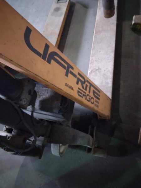 3000 LB CAPACITY LIFT RITE ELECTRIC PALLET JACK. STOCK # 0640523.