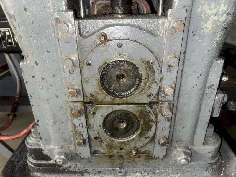 6&quot; WIDE X 4&quot; DIAMETER 2-HI STANDARD AMERICAN POWERED ROLLING MILL. STOCK # 0885925