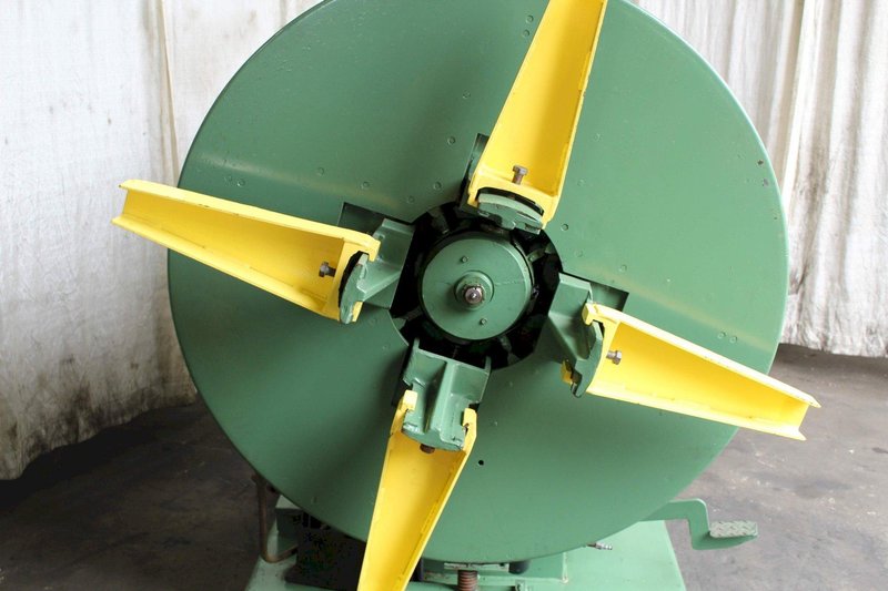4000 LB x 12" AUTOMATIC FEED DOUBLE END COIL REEL: STOCK #72177