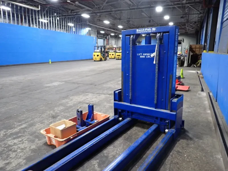 BEND-PAK, INC. 6000 LBS AUTOMOTIVE LIFT  -  ML-6