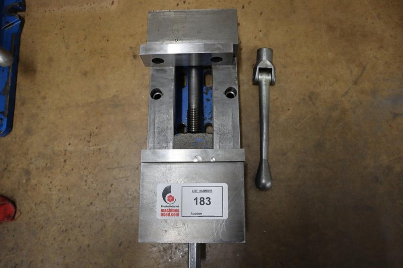 Kurt 3600V 6" Vertical or Horizontal Mount Machine Vise with Steel Hard Jaws and Handle- Auction Item