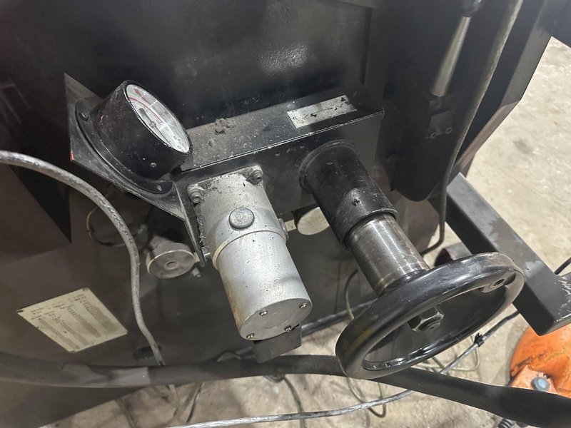 100 TON x 10' AMADA MODEL #RG-100 HYDRAULIC PRESS BRAKE NC9-EXII CONTROL, 1994: STOCK #19752