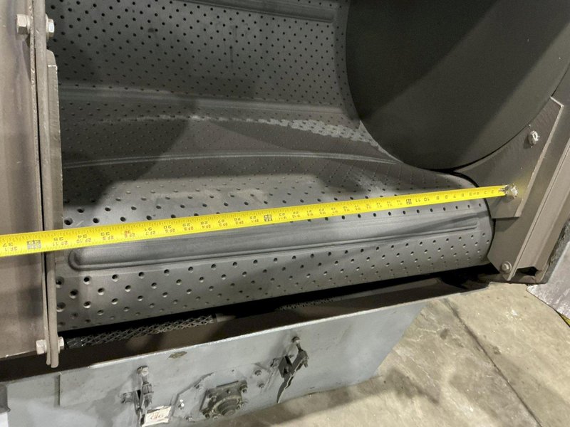 5 CU FT X 15 HP WHEELABRATOR TUMBLAST RUBBER BELT SHOT BLAST CABINET: YOBRO #25013