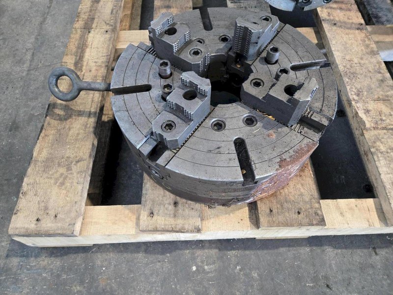 18" 4-JAW CHUCK. STOCK # 0773026