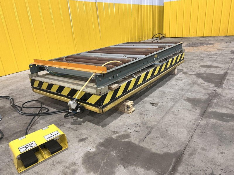 3500 LB X 60" X 36" SOUTHWORTH MODEL #4428610 HYDRAULIC SCISSOR LIFT TABLE WITH ROLLER TOP: STOCK #20933