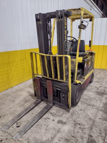 5,800 LBS HYSTER MODEL #E65XM2 36V ELECTRIC FORKLIFT &amp; CHARGER: STOCK #21662