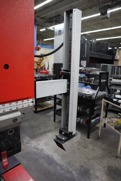 Amada FABIII-1025 CNC Hydraulic Press Brake, 110 Ton x 98.4&quot;, AMNC PC Control, Up-Acting, 6- Axis BG, Light Curtain- Auction Item