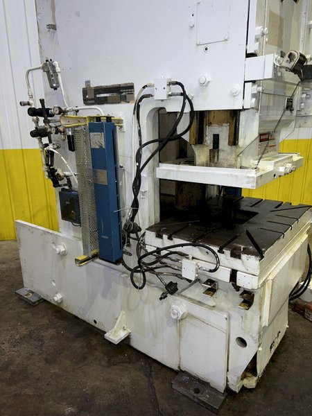 110 TON NIAGARA MODEL#E-110 MECHANICAL GAP FRAME PUNCH PRESS, 5&quot; STROKE: STOCK 17122