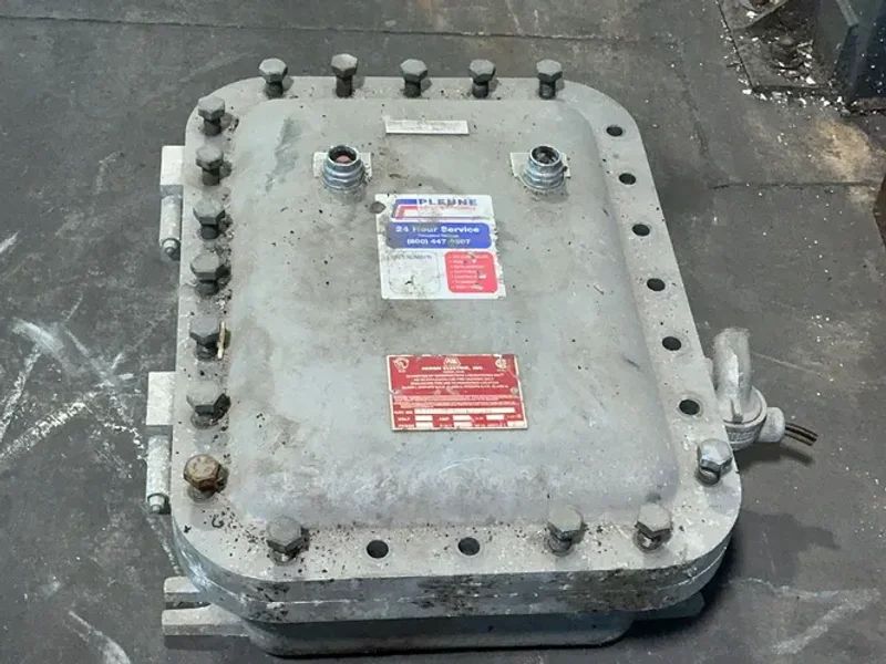 AKRON ELECTRIC EXPLOSION PROOF HOUSING  -  CXJ12186-H2-N1-2R1