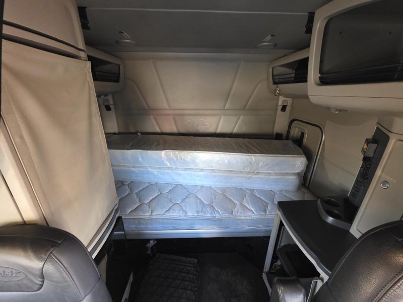 2022 Peterbilt 567 Stock #804173