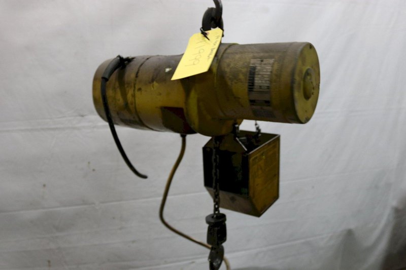 1/4 TON BUDGIT ELECTRIC POWERED CHAIN HOIST: STOCK #11999