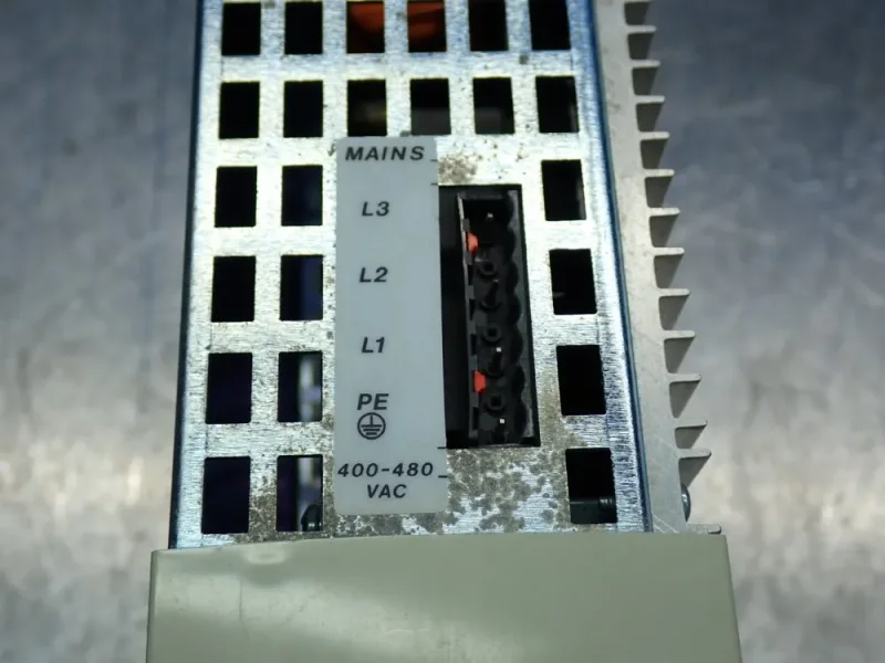 ALLEN BRADLEY 1.0KW, 2.0A OUTPUT, 2.7A INPUT KINETIX SINGLE-AXIS SERVO DRIVE  -  2097-V34PR3-LM