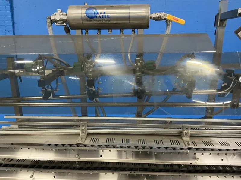 4 NOZZLES AUTOMATIC INLINE LIQUID FILLER MACHINE
